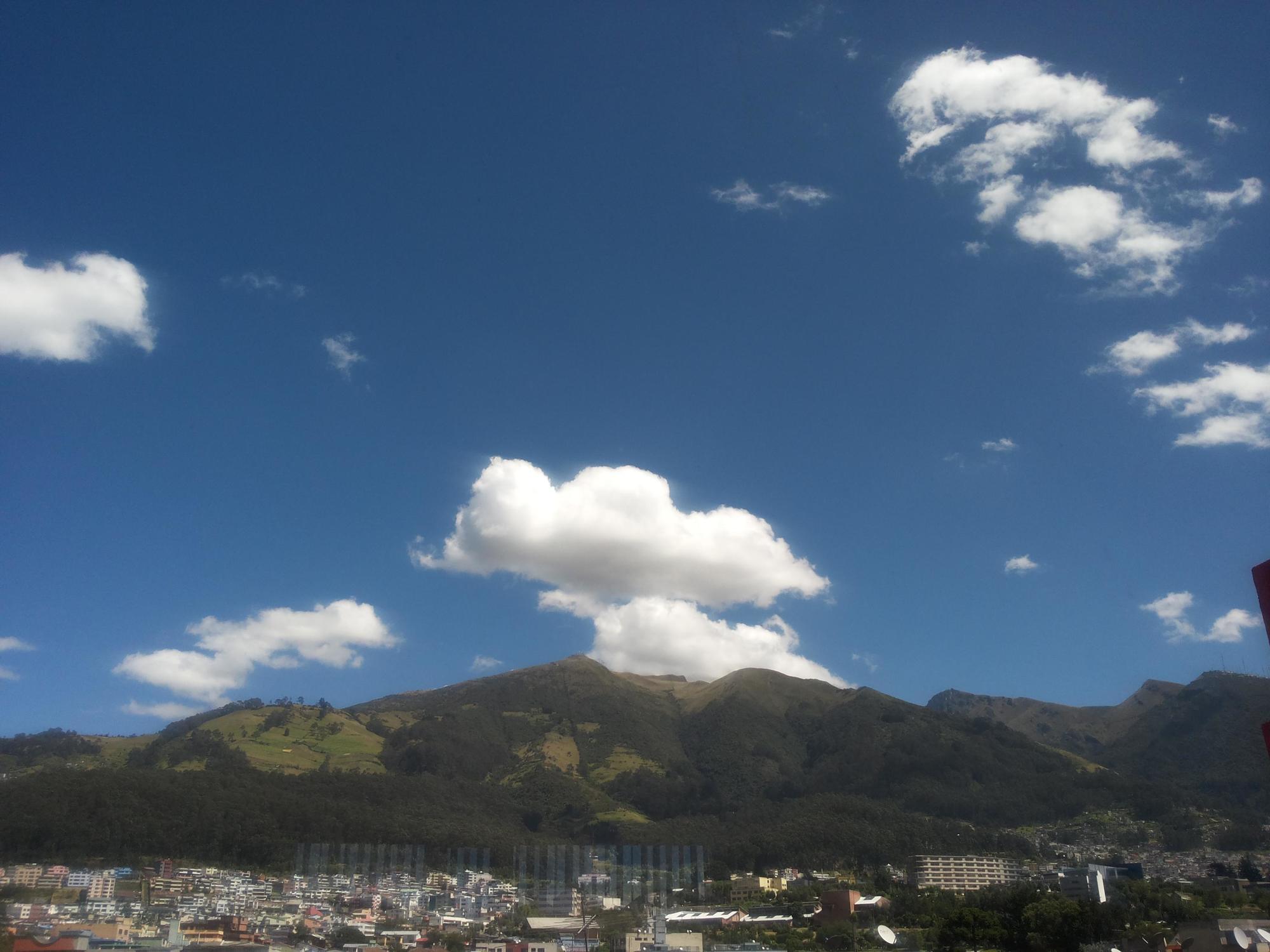 Hotel Lottus Quito Exterior photo