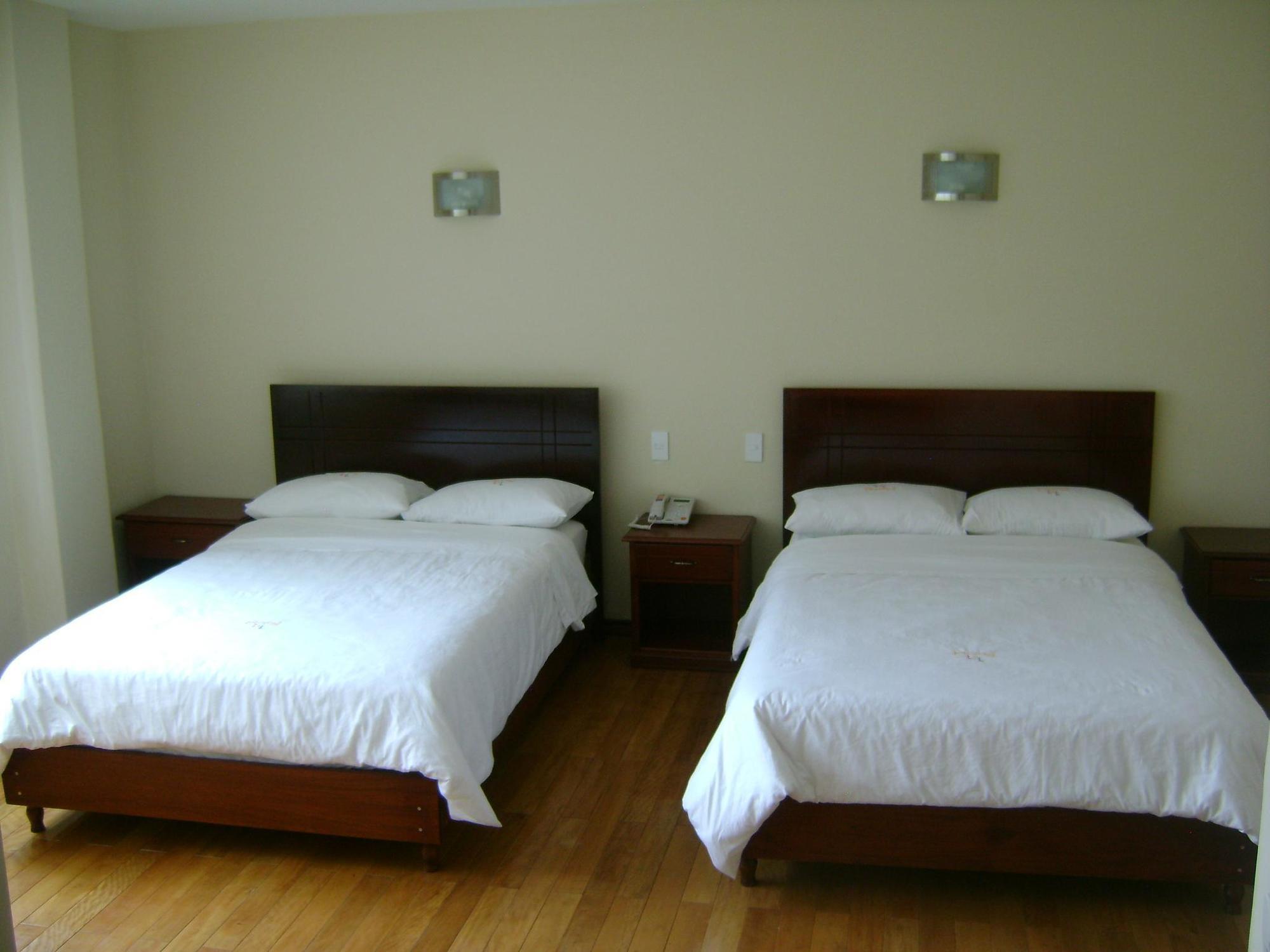 Hotel Lottus Quito Exterior photo